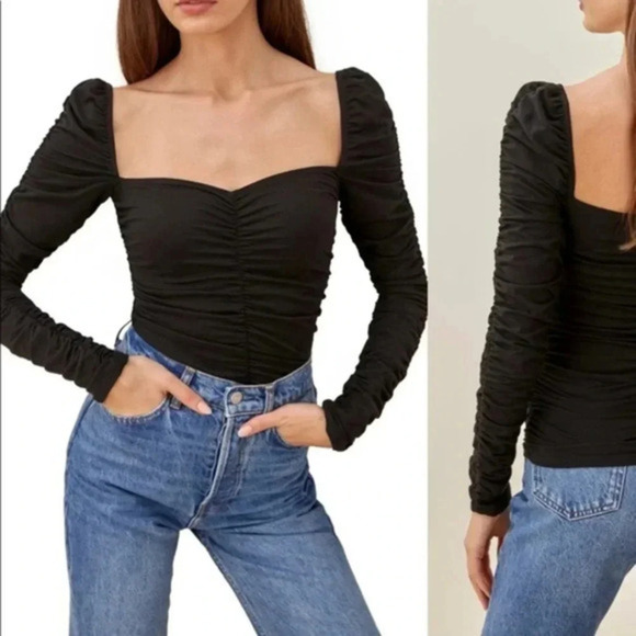 Reformation Tops - Reformation Esra Queen Anne Neck Top B1107